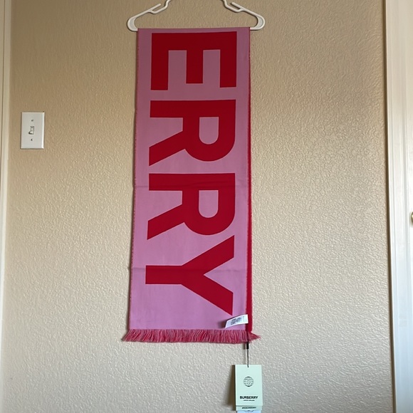 Burberry Logo Wool Scarf - Brand New with Tags - Picture 2 of 7